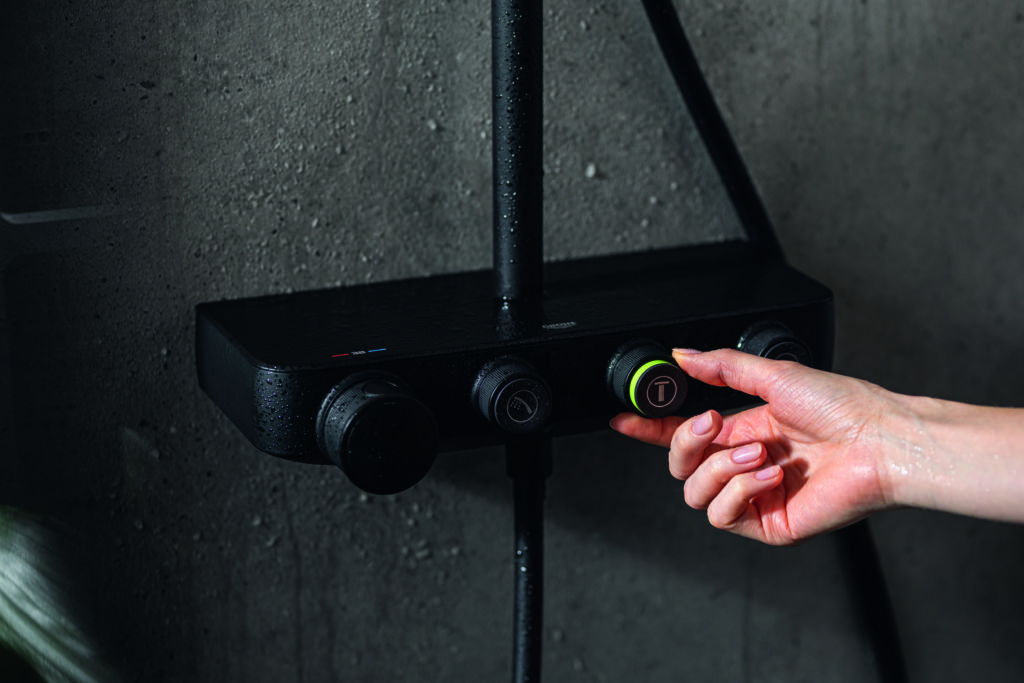 GROHE Phantom Black sprchový systém - regulácia