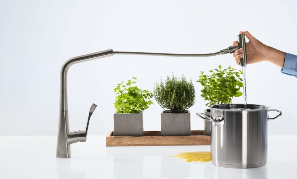 HANSGROHE Metris 320 Select drezová batéria s vyťahovacou sprškou 14820000