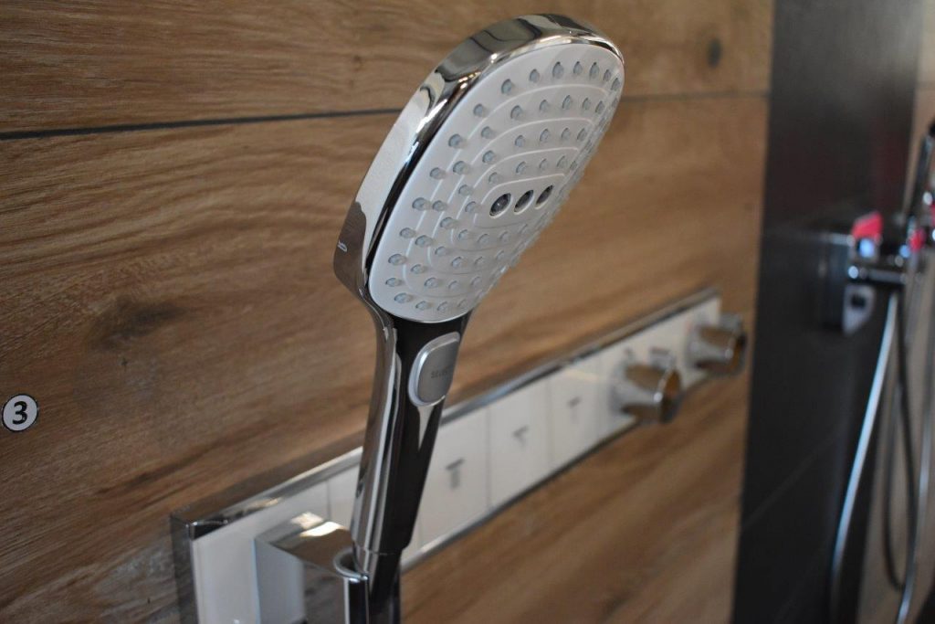 Kúpeľňové štúdio PREDOS-BB riešenia do sprchy Hansgrohe