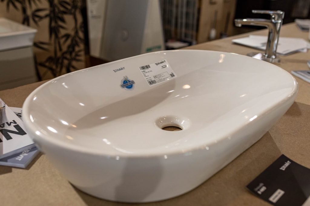 Mybath výstava ISHsk 2021 DURAVIT D-Neo umývadlová miska na dosku